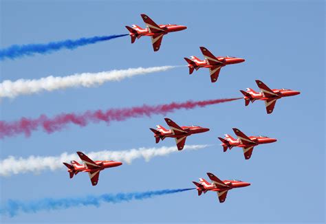 RED ARROWS TO PERFORM AIR TATTOO FAREWELL BEFORE USA TOUR - Military