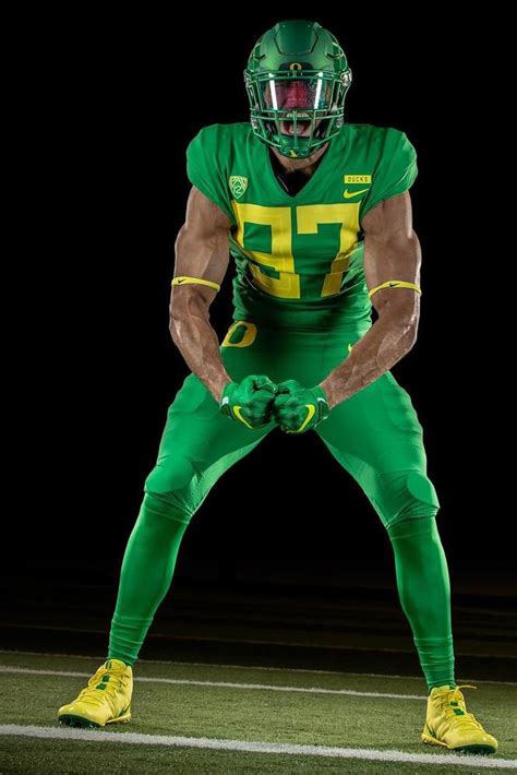 Oregon Ducks Unveil New 2018 Football Uniforms Photos