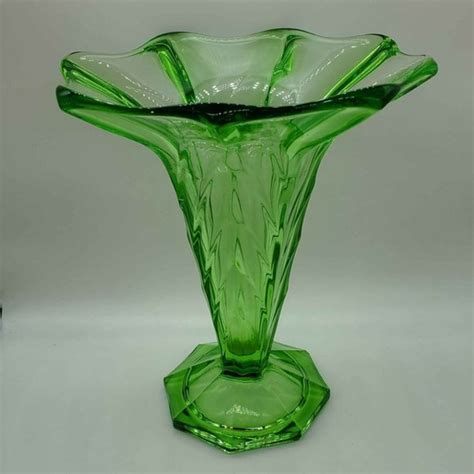 Stolzle Style Art Vaselineuranium Glass Stolzle Style Art Deco Emerald Green Tall Frog Vase