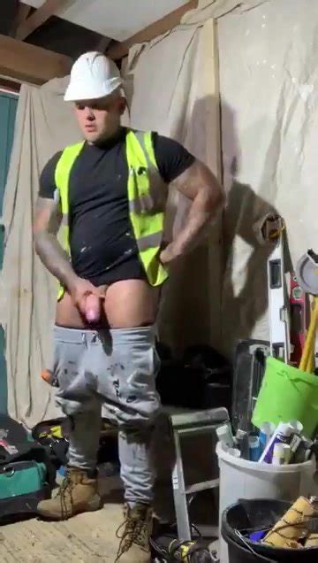 Perfection Tradie Stroking And Showing His