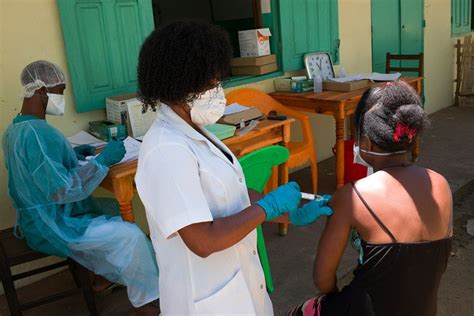 msf supports madagascar in tackling plague outbreak msf