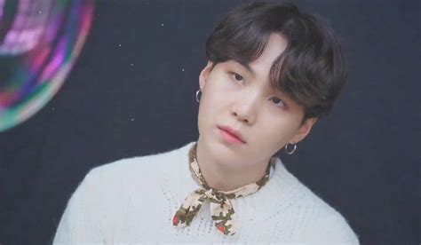 Posted by unknown on 04.19 with 9 comments. Suga Is Back! BTS Akhirnya Tampil dengan Personil Lengkap ...