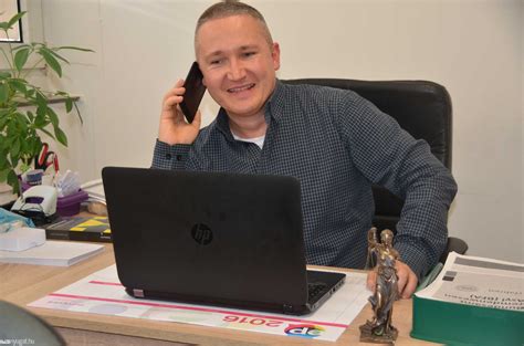 Arzt, facharzt für allgemeinchirurgie, viszeralchirurg. Csakazértse zárták be a körmendi menekülttábort