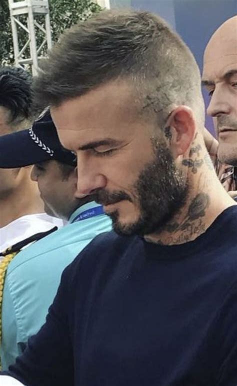 David beckham is known as being the talented and leading well known english former professional footballer.it's time to check out with the david beckham new haircut 2021 photos! Pin by Mariano Italiano on David Beckham | David beckham ...