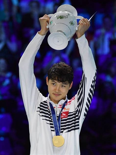 남자 사브르엔 세계랭킹 1위 오상욱(성남시청)을 필두로 구본길(국민체육진흥공단), 김정환이, 에페에는. 대한민국체육상 경기상에 오상욱…정정용 감독은 지도상 ...