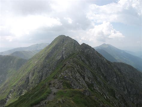 Jul 01, 2021 · acum două zile, moldoveanul a urcat pe vârful moldoveanu, la o altitudine de 2.544 de metri, iar azi coboară pe transfăgărășan, cel mai spectaculos traseu din românia. Ştiaţi că… Vârful Moldoveanu este cel mai înalt vârf ...