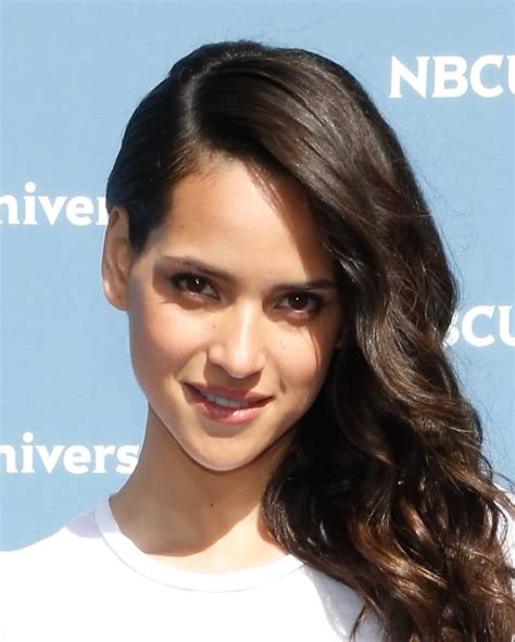 She played the role of dorothy gale in the oz book adaptation emerald city (2017) and the role of anathema device in the tv adaptation of good omens (2019). Picture of Adria Arjona