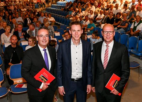Februar, biografie und steckbrief auf geboren.am. Frank Busemann begeistert 1.000 Besucher in der S-Arena ...