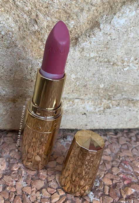 Avon Legend Creme Lipstick Giulia Beauty Corner
