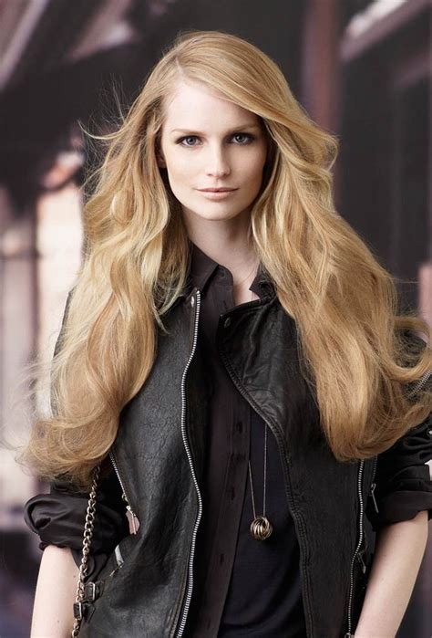 Zwar dauern das trocken und stylen der haare mit kalter luft deutlich länger, es ist jedoch auch deutlich schonender. Frisuren-Trends für lange Haare 2015 - Looks für den ...