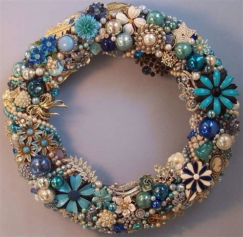 10 Vintage Inspired Diy Holiday Decorating Ideas Vintage Jewelry