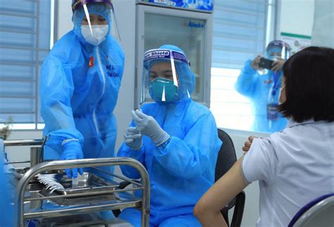 Trung tâm tiêm chủng vắc xin bảo việt. Việt Nam trước cuộc cạnh tranh cung cấp vắc-xin giữa Trung ...