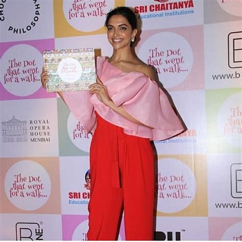 Deepika Padukone Look Drop Dead Gorgeous As She Steps Out For A Book Launch Event Hungryboo