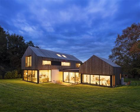 Snug Architects Completes Timber Clad House In Hampshire House
