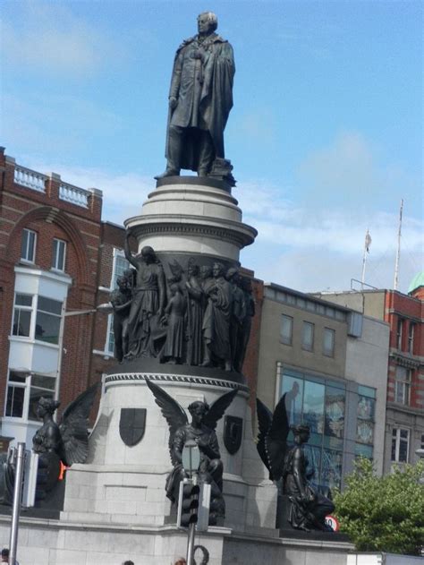 Statue In Oconnell Street Dublin Irelandoconnell Monument The