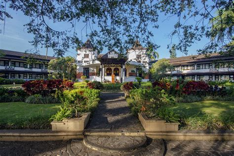 Trova tra 257 hotel l'offerta che fa per te grazie a 32.659 recensioni e 3.568 foto inserite dai viaggiatori su tripadvisor. éL Hotel Kartika Wijaya Batu | Hotel Bintang Empat di Kota ...