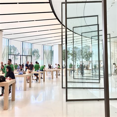 Find an apple store and shop for mac, iphone, ipad, apple watch, and more. Dubai Desert Blogger: DUBAI'S BIGGEST APPLE STORE