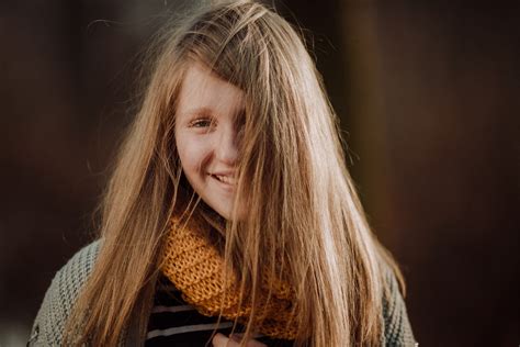 Darmowy Obraz Nastolatek Uśmiechający Się Blondynka Ładna