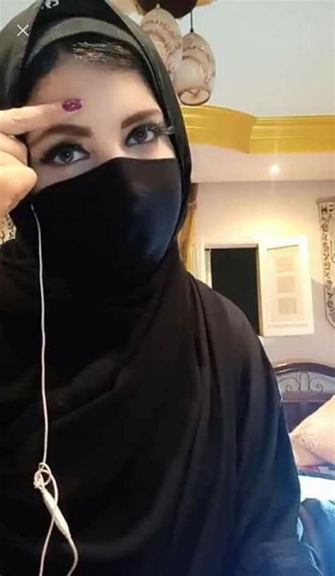 Pin By Sina On Muslim Women Beautiful Arab Women Meet Women