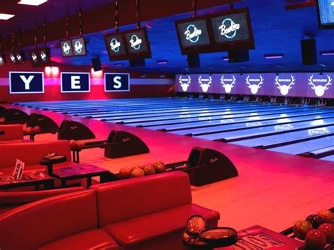 New bowling alley opens in Fairview with loads of crazy-cool extras
