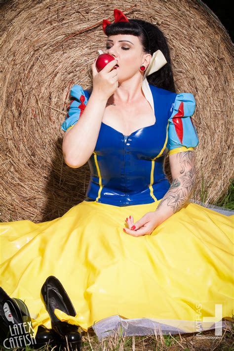 Latex Skirt Snow White Lls Sknv14369
