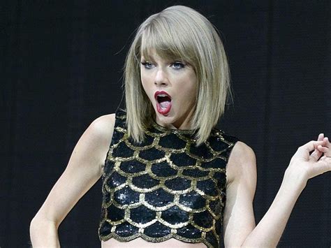 ‘naked Taylor Swift Sends Fans Wild In Music Video Preview Express