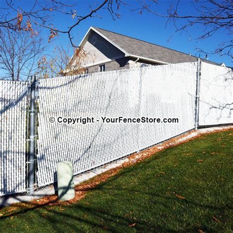Whether the ground goes up or down, the rails of the fence should follow your property line using the contour method. Chain Link Fence on Uneven ground | Backyard fences ...
