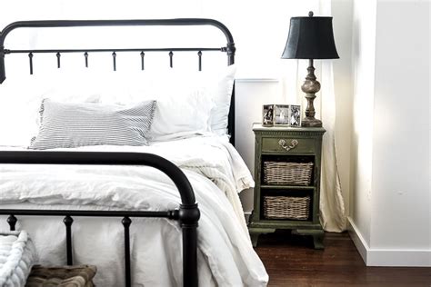 How to Mix and Match End Tables by sheholdsdearly.com Bedroom
