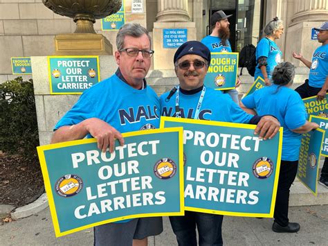 Postal workers in Oakland demand better protection from violent robberies