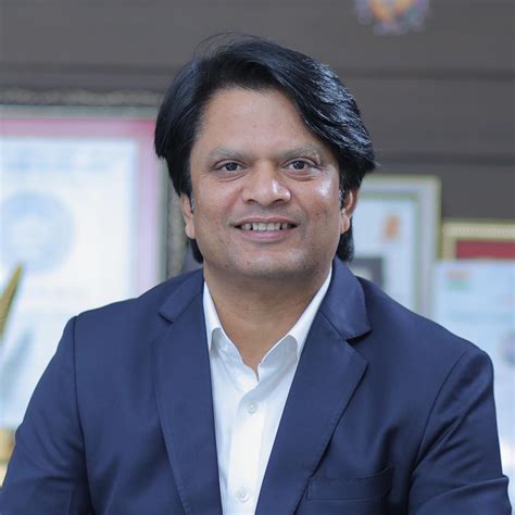 Dr Vivek Yadav
