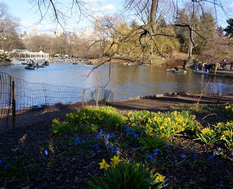 A(z) central park helyre vonatkozó : Stop and Snap the Roses: I'm Obsessed with NYC Spring ...