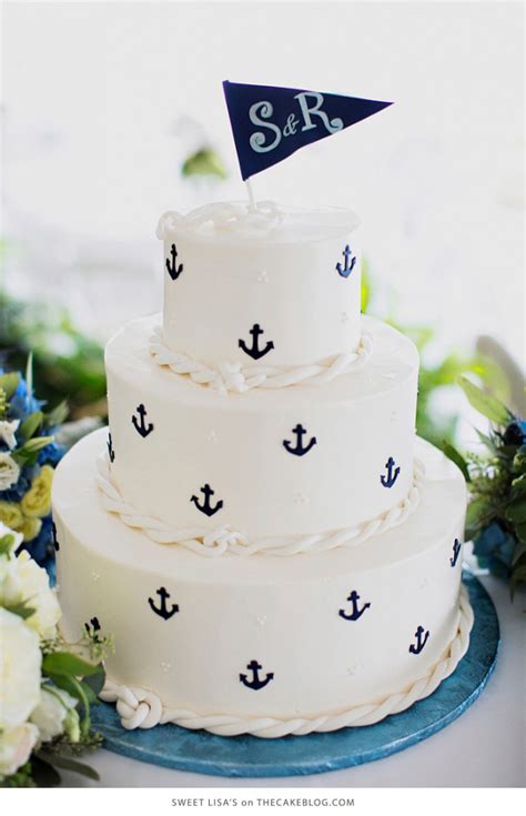 10 Sea-Loving Nautical Cakes