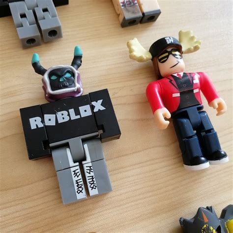 Roblox Building Blocks Action Figure Bubble Store