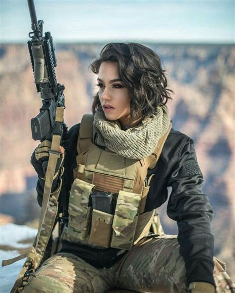 Pin By Jj Barea On Mulheres And Armas Military Women Army Girl