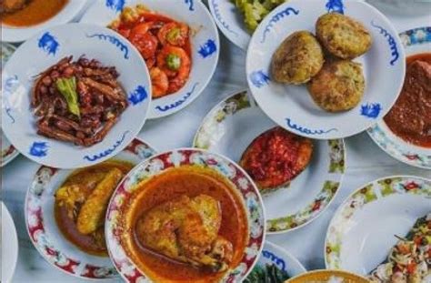 Kali ini saya akan membagikan resep & cara memasak ikan gurami saos padang. Bikin Takjub, Restoran Padang Ini Sajikan Masakan ala Restoran Sushi Jepang - GuideKu.com