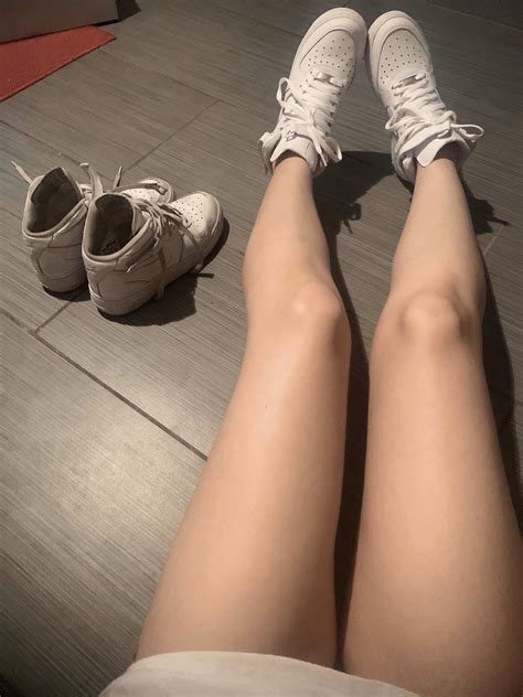 Tw Pornstars Pic Luna C Kitsuen Twitter Which One Of You Foot Pervs Are Going To Buy