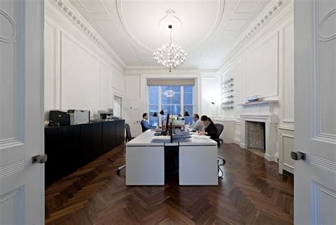 Offices For International Shipping Company Shh Contemporary Office