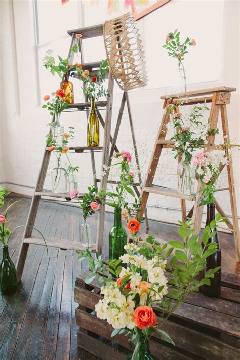 40 Chic Ways To Use Ladder On Rustic Country Weddings
