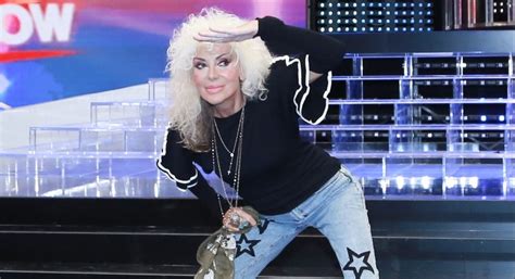 Ironica, energica e senza peli sulla lingua: Donatella Rettore guarda lontano: "Un duetto con la ...