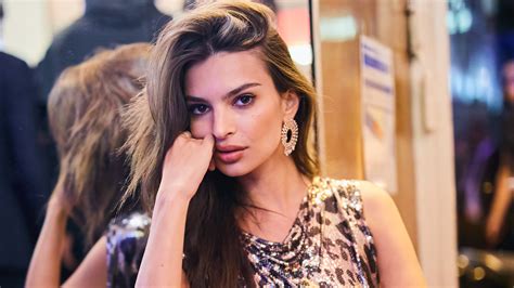 Emily Ratajkowski New Hd Celebrities 4k Wallpapers Images Backgrounds Photos And Pictures