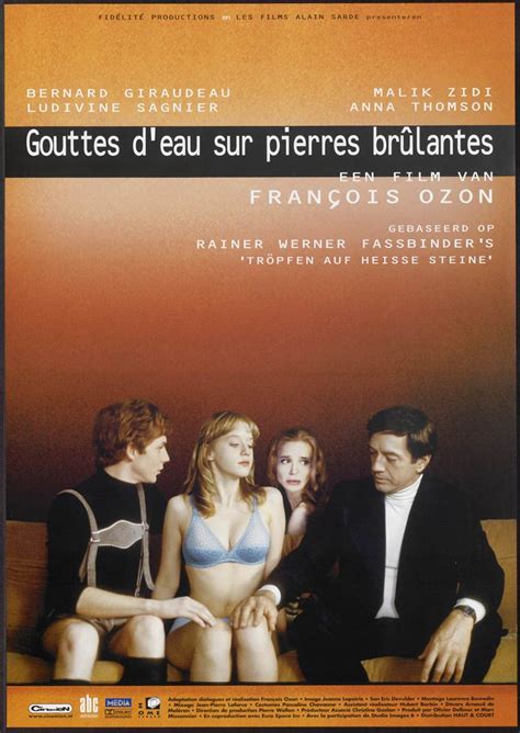 Gouttes Deau Sur Pierres Brûlantes 2000