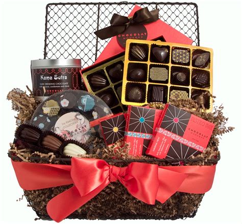 Some of the gift baskets has additional option that can be viewed on next page. 40 Best Christmas Gift Basket Decoration Ideas - All About ...