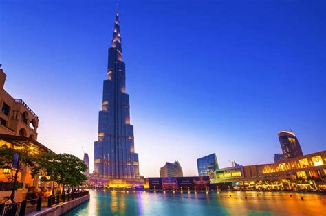 With a total height of 829.8 m (2,722 ft, just over half a mile) and a roof height. Burj Khalifa: Tickets günstig online buchen 124 & 125 | Dubai