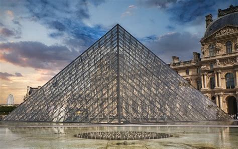 Pirámide Del Louvre Curiosidades E Historia