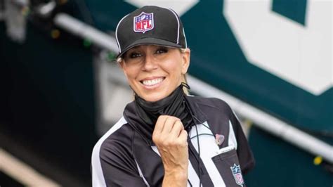 Sarah Thomas 1st Female Referee At Super Bowl Inspires Moms And