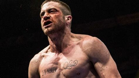 Set within a year after the events of batman begins, batman, lieutenant james gordon, and new district attorney harvey dent successfully begin to round up the criminals that plague gotham city until a mysterious doodstream choose this server. Durchtrainiert: Jake Gyllenhaal im Trailer zum Boxer-Drama ...