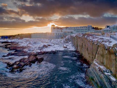 The Cliff House In Maine Is The Best Place To Experience Winter