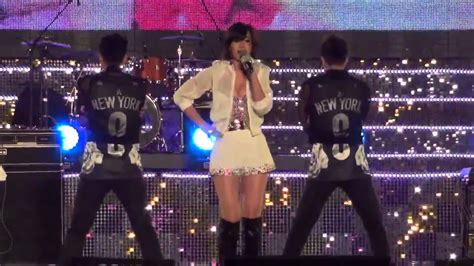 The site owner hides the web page description. 2013.12.31_2014桃園跨年晚會_安心亞-乖乖牌 - YouTube