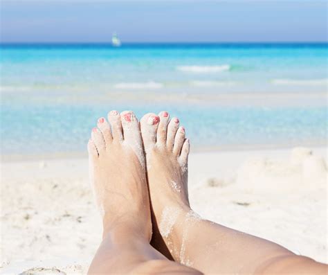 3 Tips To Keep Your Feet Safe At The Beach