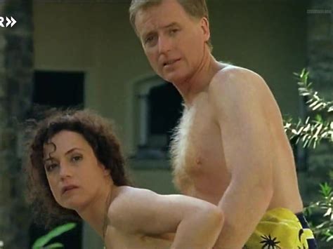 Nude Video Celebs Barbara Wussow Sexy Das Geheimnis Des Rosengartens 1999
